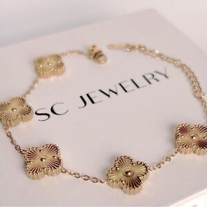 Gold Color Clover Bracelet 5 Motif Clover Leaf